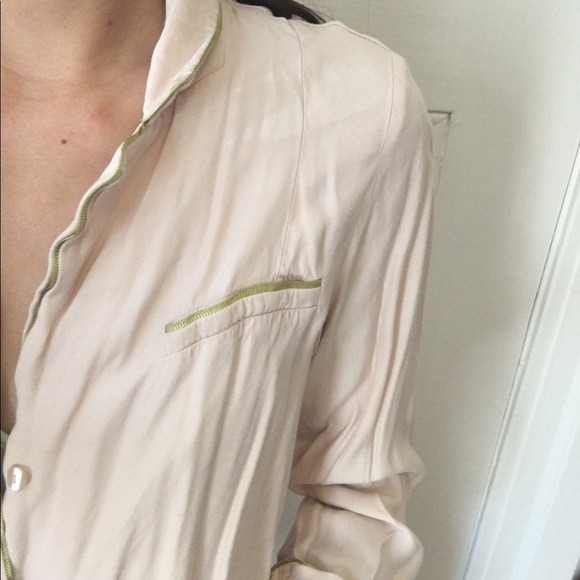 Long sleeve button down with green line - Picture 3 of 7